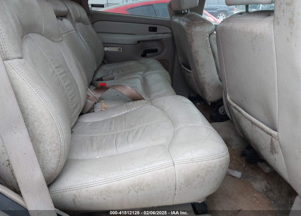 2001 CHEVROLET TAHOE VIN: 1GNEC13T11R208644