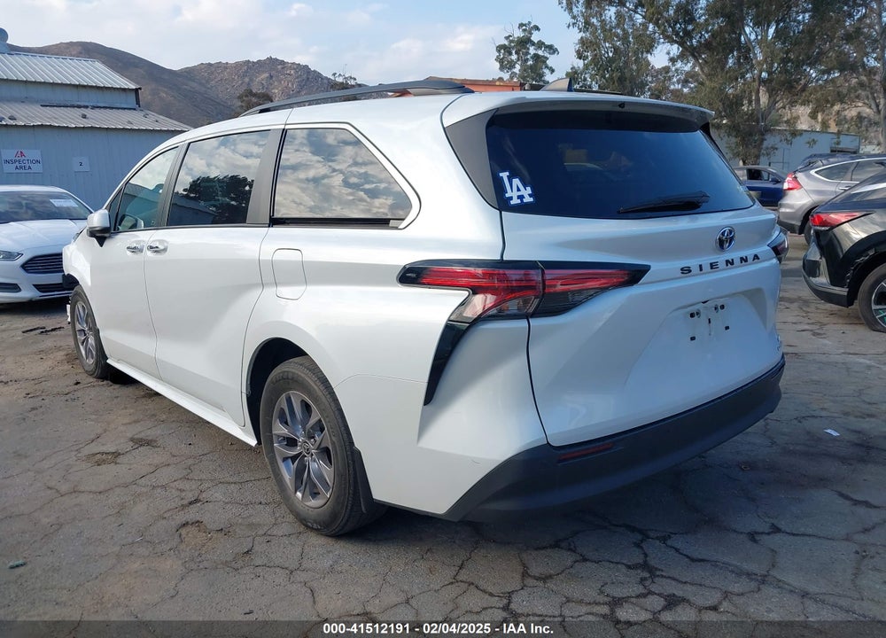 2022 TOYOTA SIENNA XLE VIN: 5TDJRKEC2NS087445