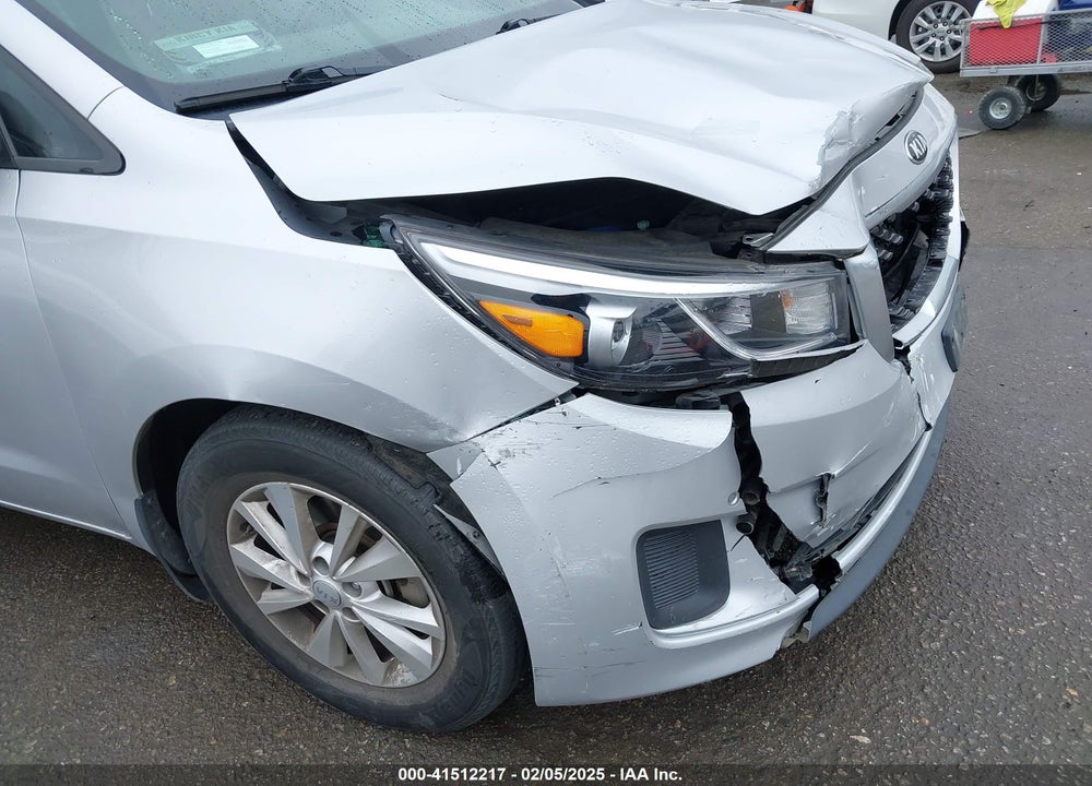 2018 KIA SEDONA LX VIN: KNDMB5C13J6367874