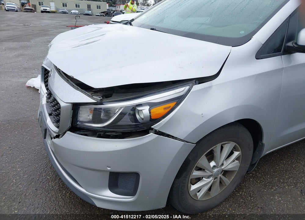 2018 KIA SEDONA LX VIN: KNDMB5C13J6367874