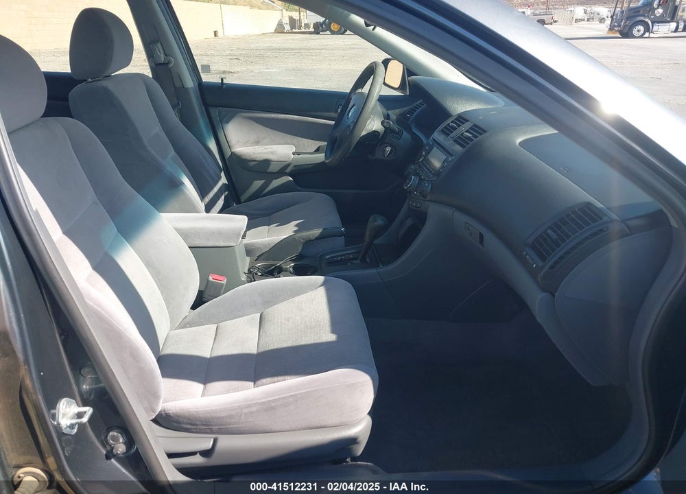 2003 HONDA ACCORD 2.4 LX VIN: JHMCM56333C053812