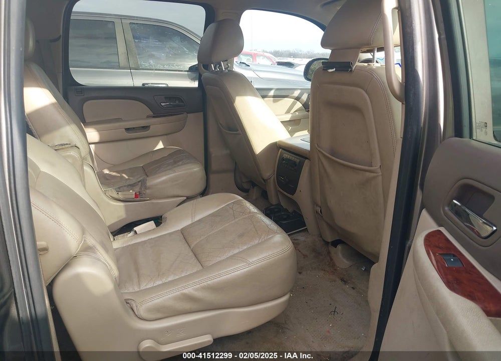 2011 CHEVROLET SUBURBAN 1500 LT1 VIN: 1GNSCJE05BR280261