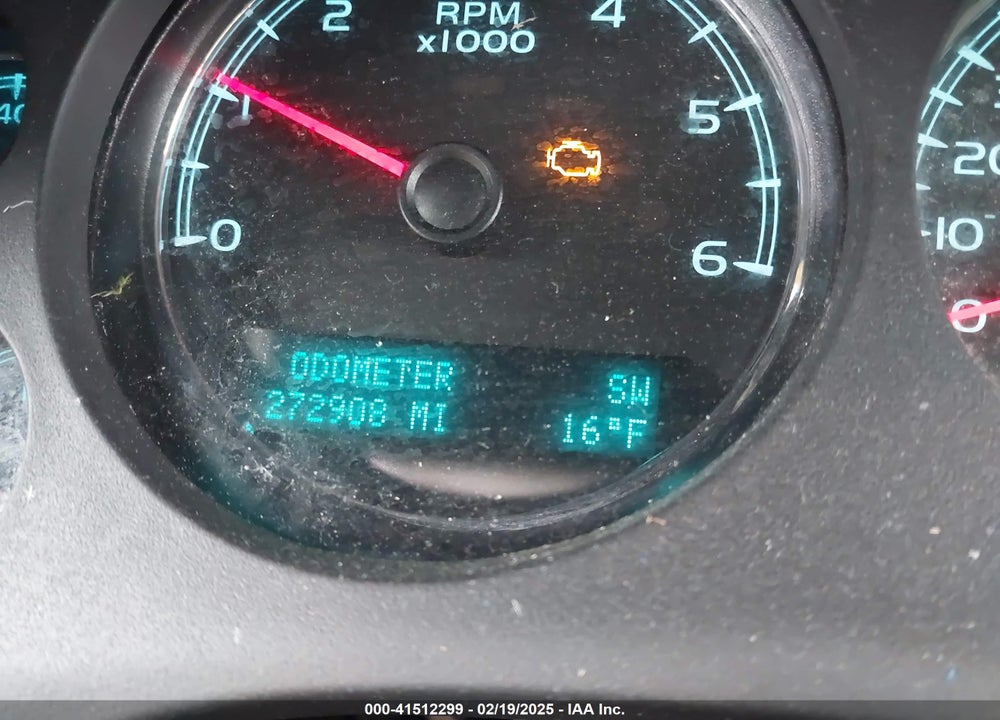 2011 CHEVROLET SUBURBAN 1500 LT1 VIN: 1GNSCJE05BR280261