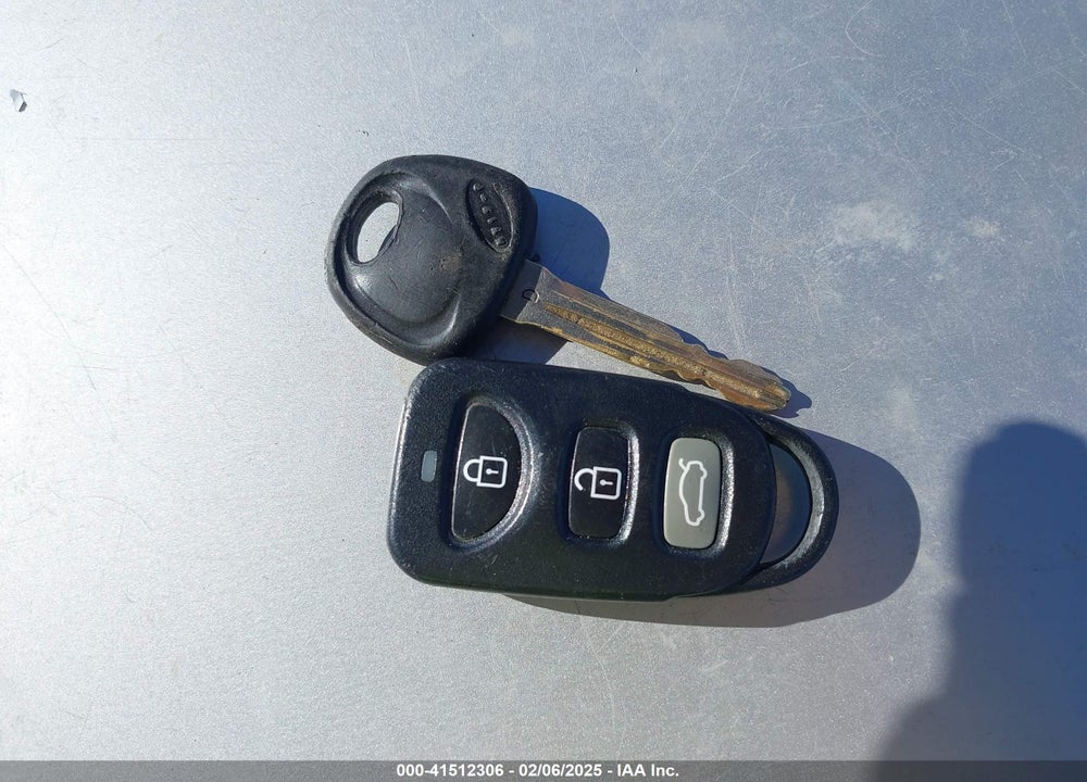 2008 HYUNDAI ELANTRA GLS/SE VIN: KMHDU46D78U447688