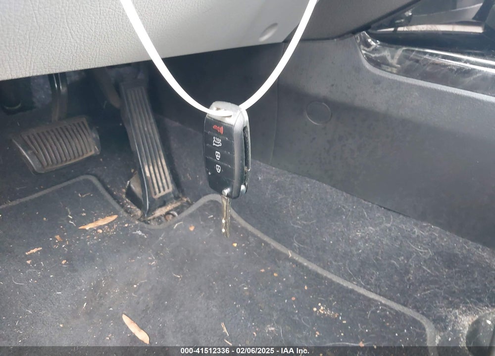 2014 KIA SORENTO LX VIN: 5XYKT3A63EG485112