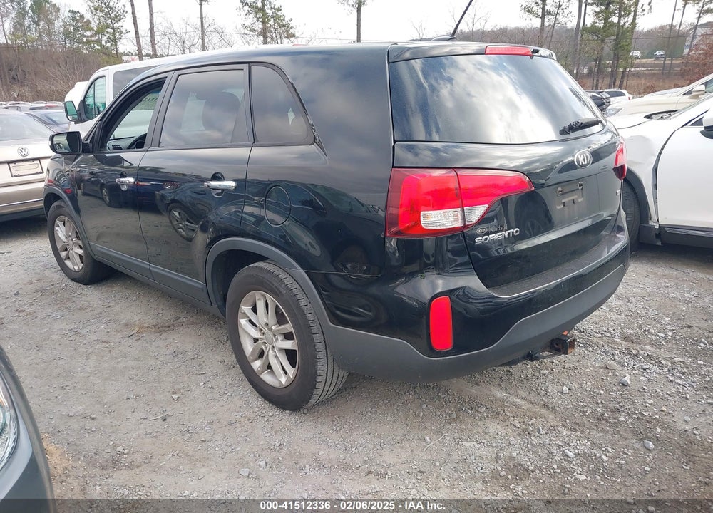 2014 KIA SORENTO LX VIN: 5XYKT3A63EG485112