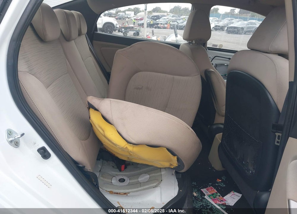 2016 HYUNDAI ACCENT VIN: KMHCT4AE0GU165602