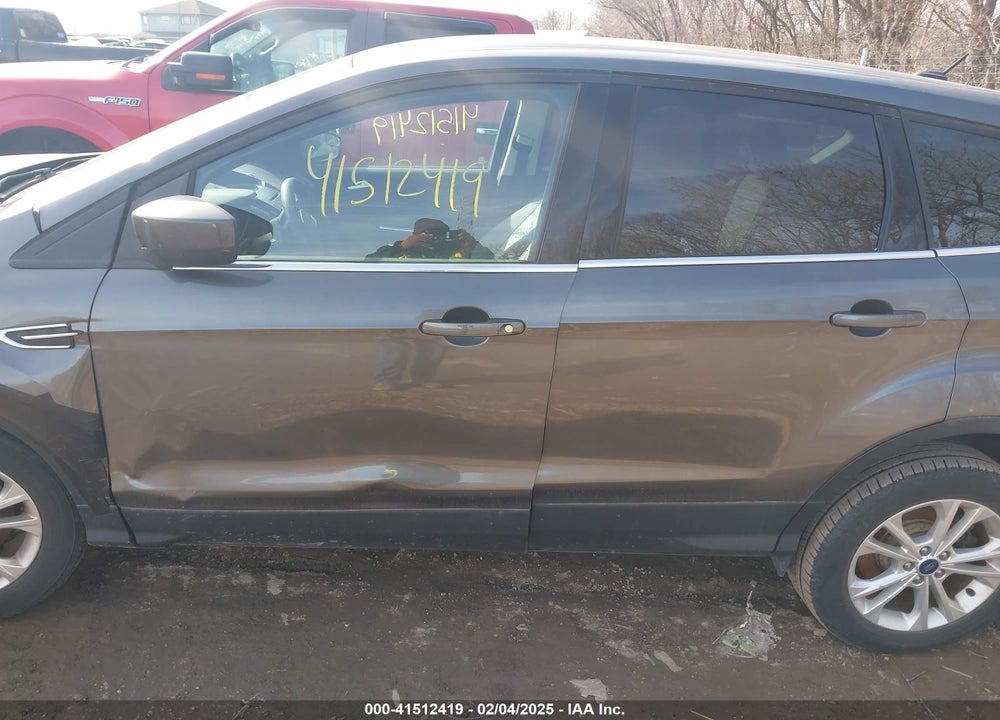 2017 FORD ESCAPE SE VIN: 1FMCU9GD8HUA90092