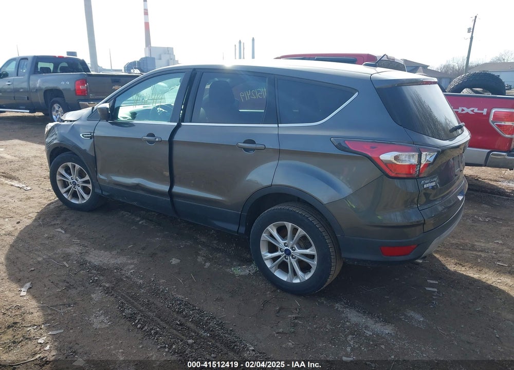 2017 FORD ESCAPE SE VIN: 1FMCU9GD8HUA90092