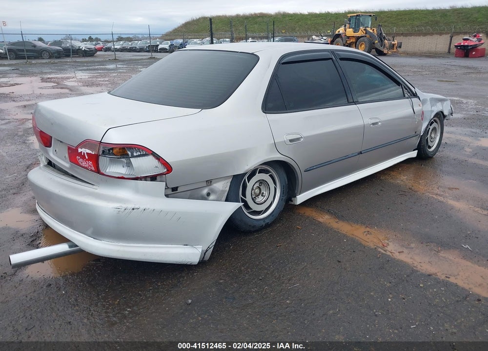 1998 HONDA ACCORD LX VIN: 1HGCG5642WA125084