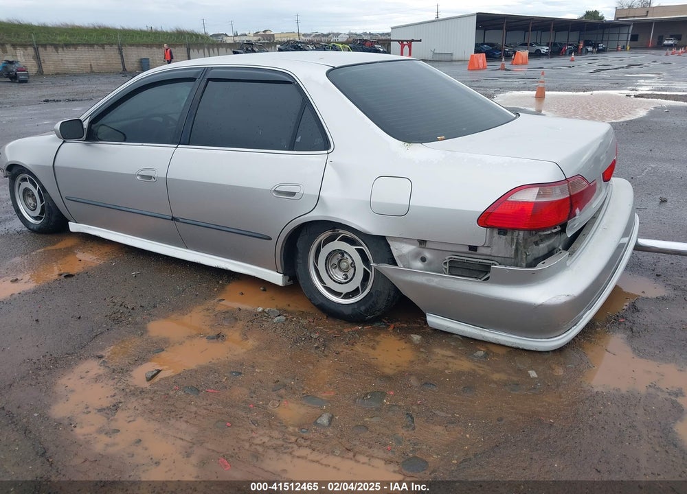 1998 HONDA ACCORD LX VIN: 1HGCG5642WA125084