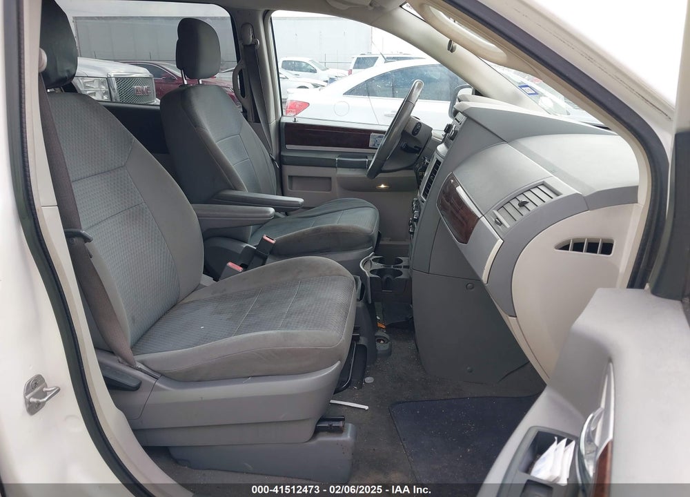 2010 CHRYSLER TOWN & COUNTRY TOURING VIN: 2A4RR5D17AR432521