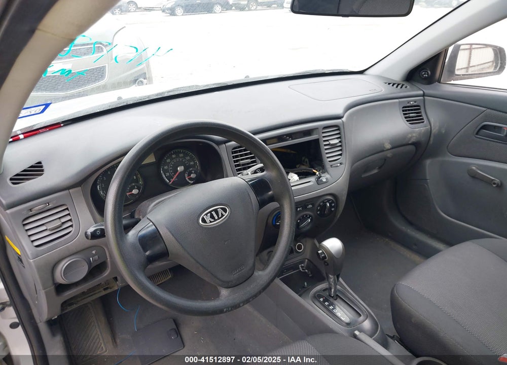 2008 KIA RIO VIN: KNADE123X86379353