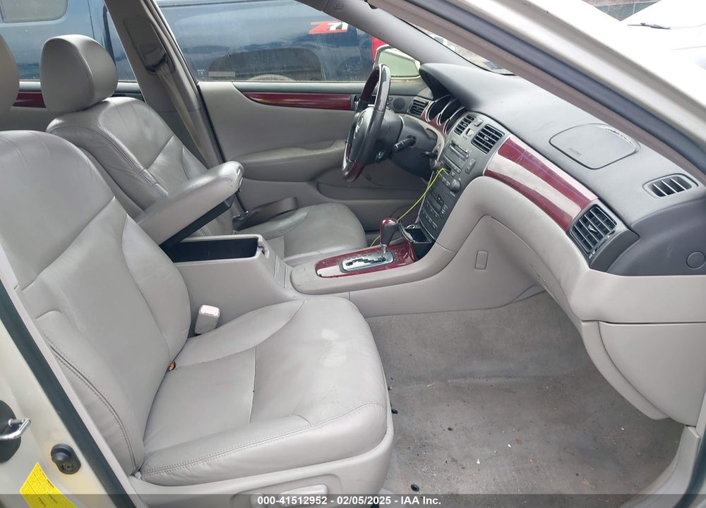 2004 LEXUS ES 330 VIN: JTHBA30G945040380