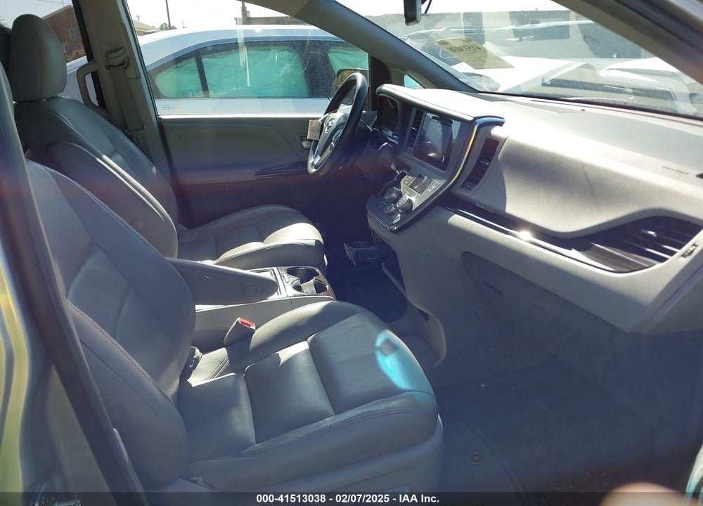 2016 TOYOTA SIENNA XLE PREMIUM 8 PASSENGER VIN: 5TDYK3DC4GS739785