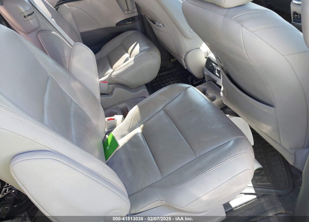 2016 TOYOTA SIENNA XLE PREMIUM 8 PASSENGER VIN: 5TDYK3DC4GS739785