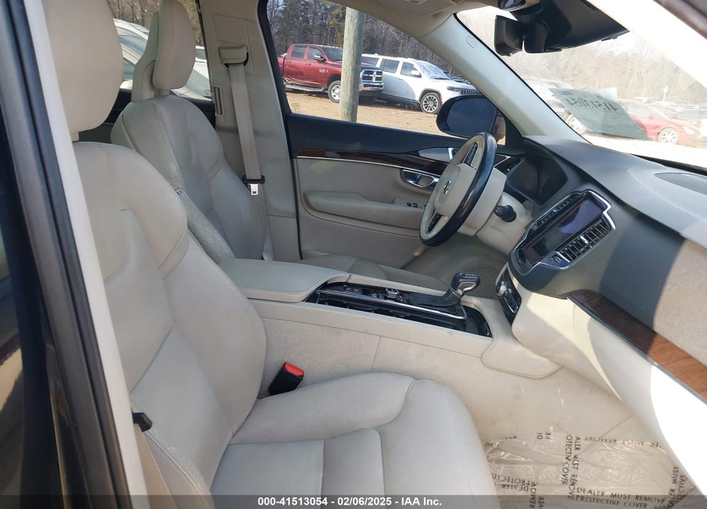 2016 VOLVO XC90 T6 MOMENTUM VIN: YV4A22PK7G1028154