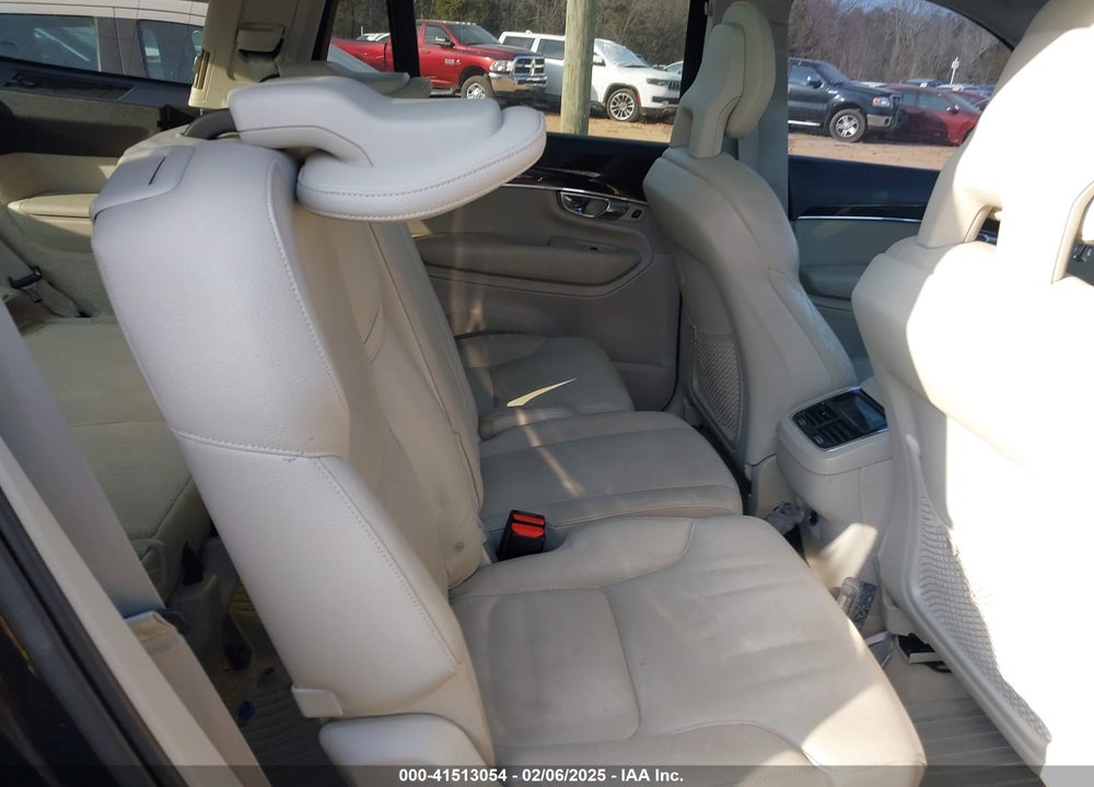 2016 VOLVO XC90 T6 MOMENTUM VIN: YV4A22PK7G1028154