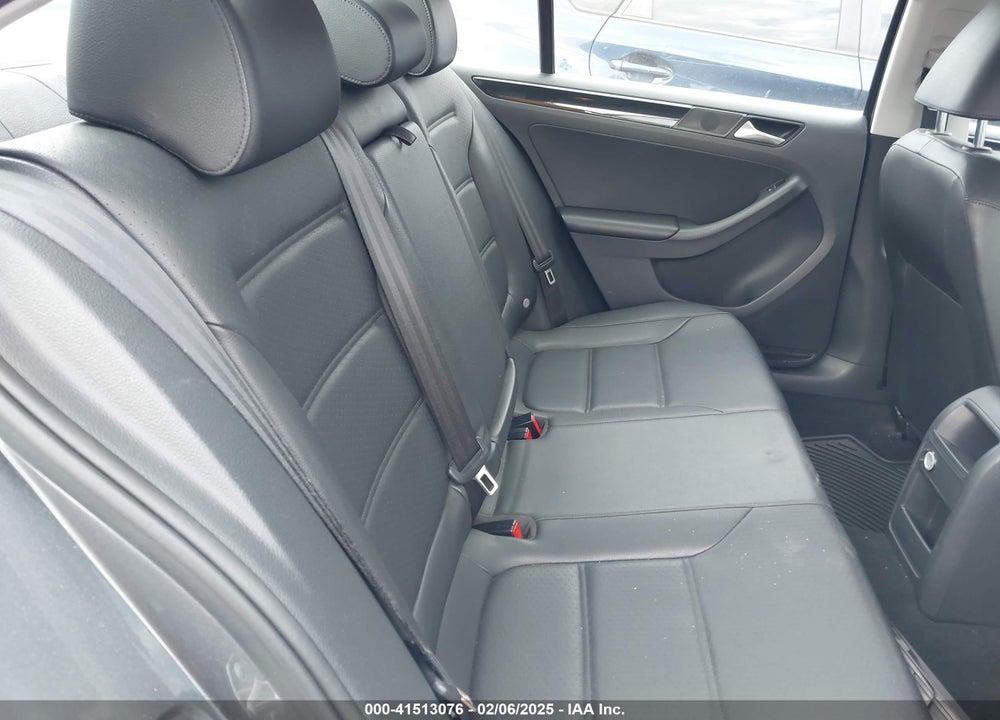 2015 VOLKSWAGEN JETTA VIN: 3VW3A7AJ2FM248926