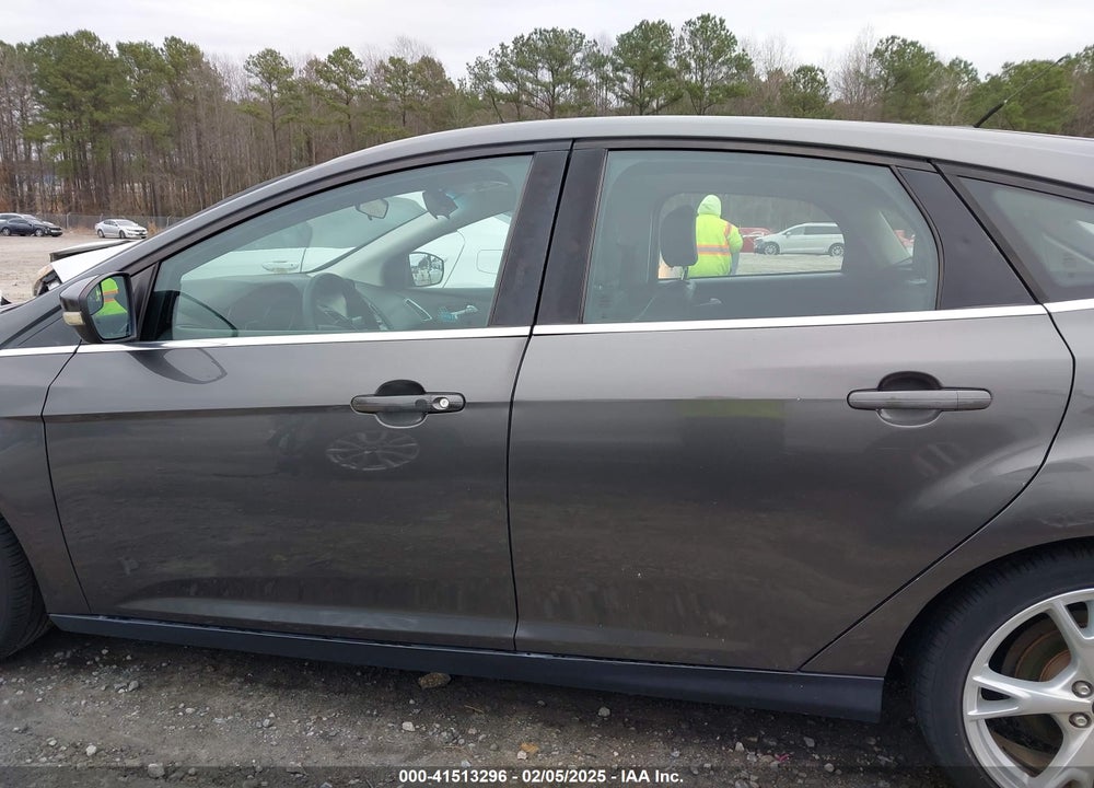 2015 FORD FOCUS VIN: 1FADP3N2XFL227573