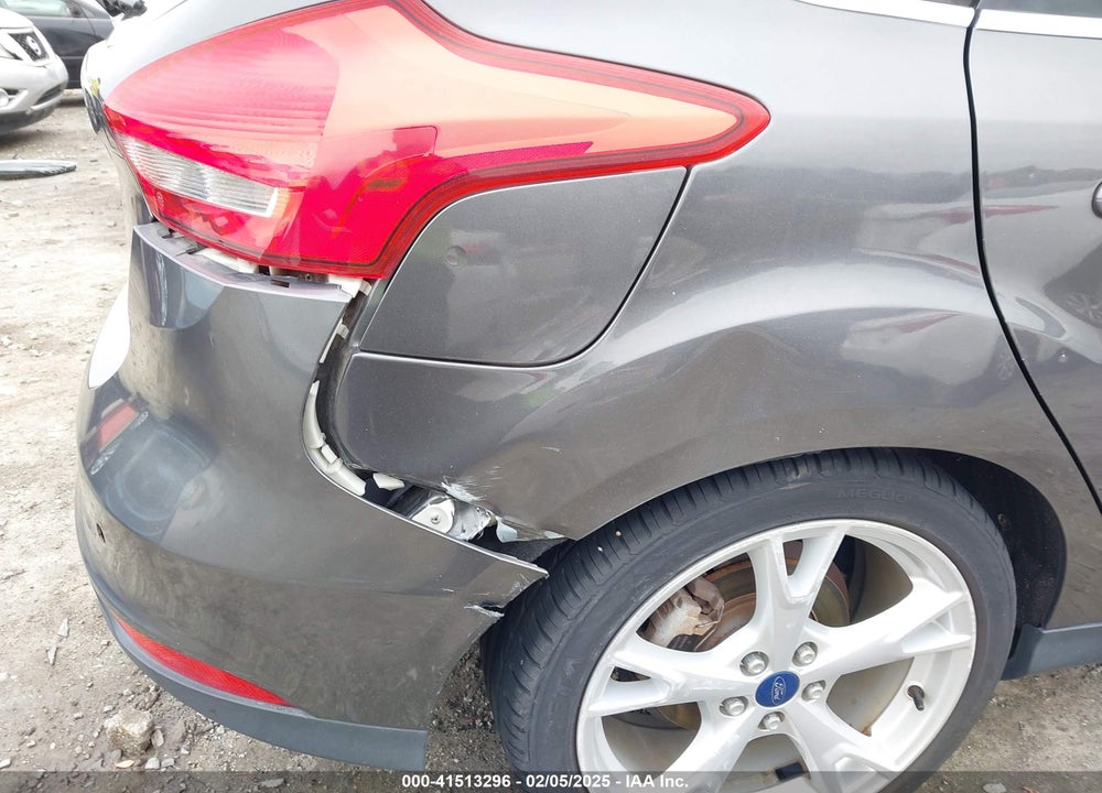 2015 FORD FOCUS VIN: 1FADP3N2XFL227573
