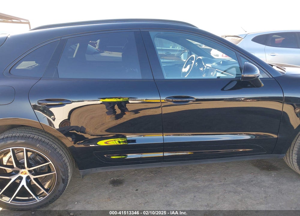 2024 PORSCHE MACAN BASE (PDK)/T VIN: WP1AA2A55RLB19440
