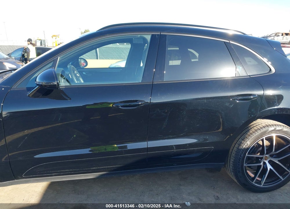 2024 PORSCHE MACAN BASE (PDK)/T VIN: WP1AA2A55RLB19440