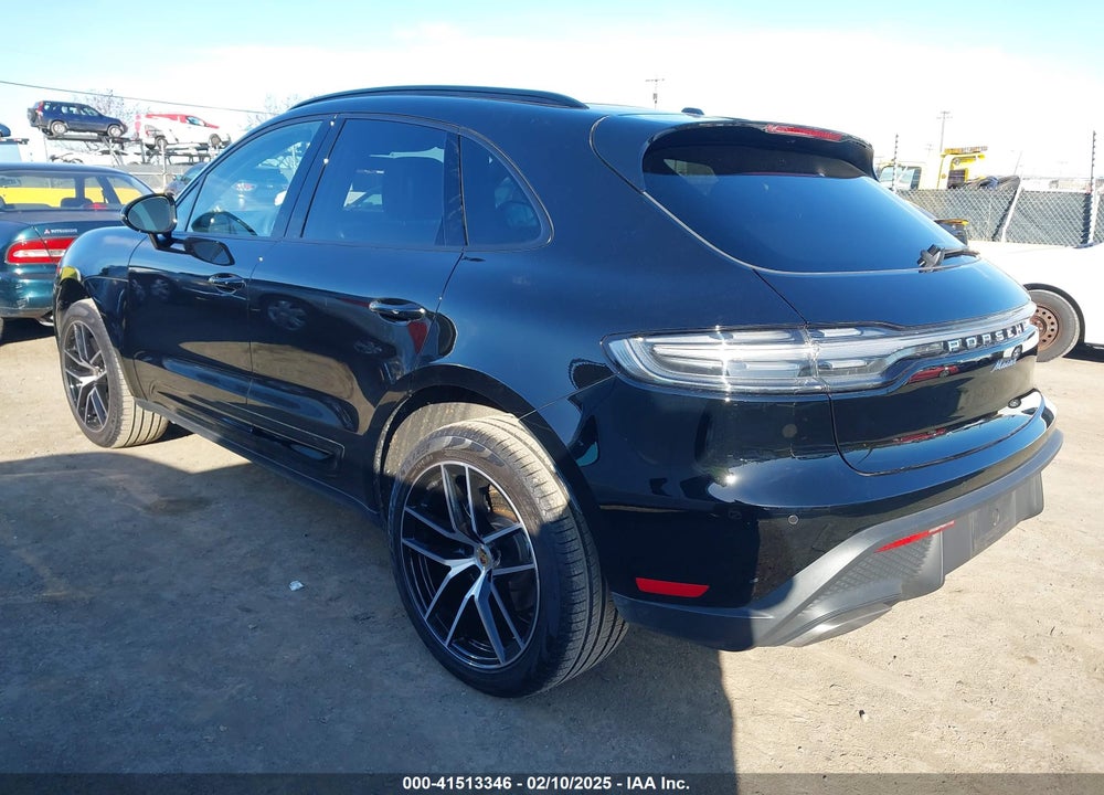 2024 PORSCHE MACAN BASE (PDK)/T VIN: WP1AA2A55RLB19440