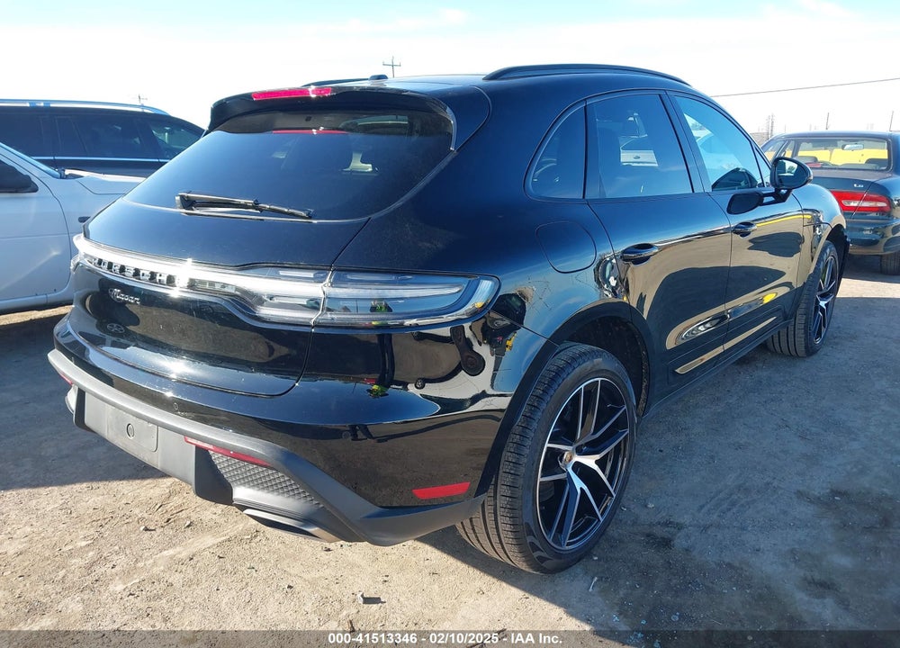 2024 PORSCHE MACAN BASE (PDK)/T VIN: WP1AA2A55RLB19440