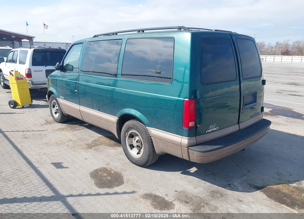 2002 CHEVROLET ASTRO LS VIN: 1GNDM19X12B109545