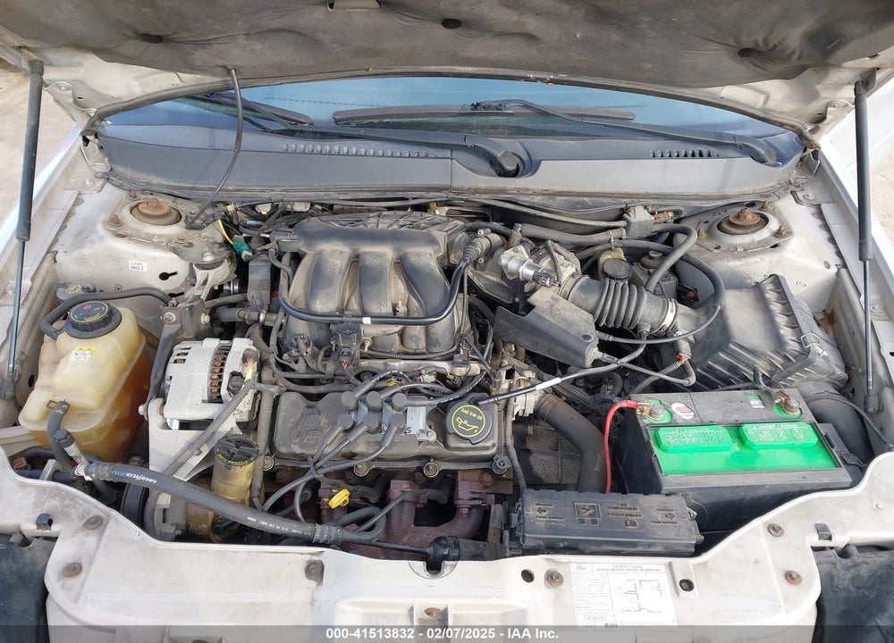 2005 FORD TAURUS SE VIN: 1FAFP53235A260576