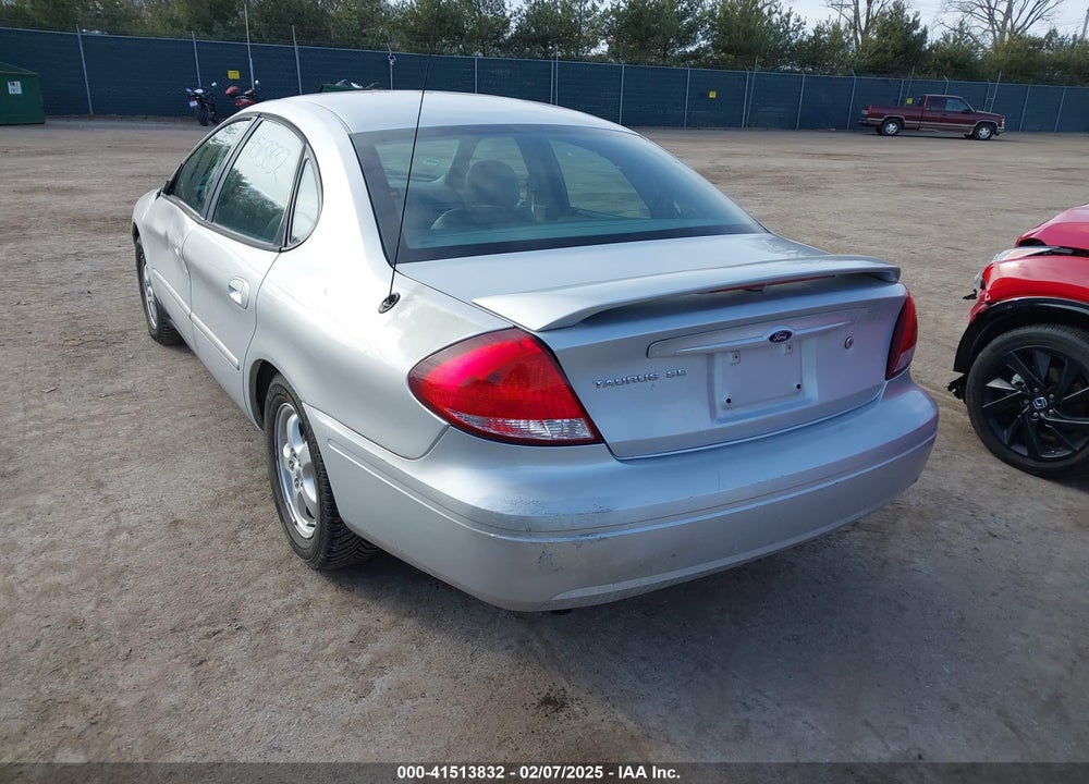 2005 FORD TAURUS SE VIN: 1FAFP53235A260576