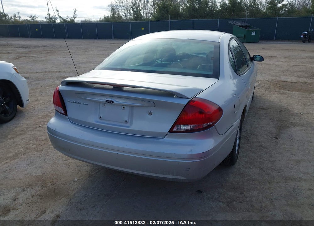 2005 FORD TAURUS SE VIN: 1FAFP53235A260576