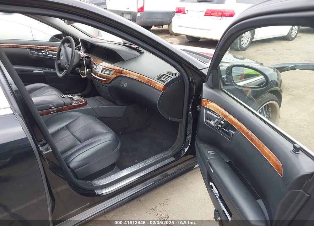 2007 MERCEDES-BENZ S 550 VIN: WDDNG71X27A052326