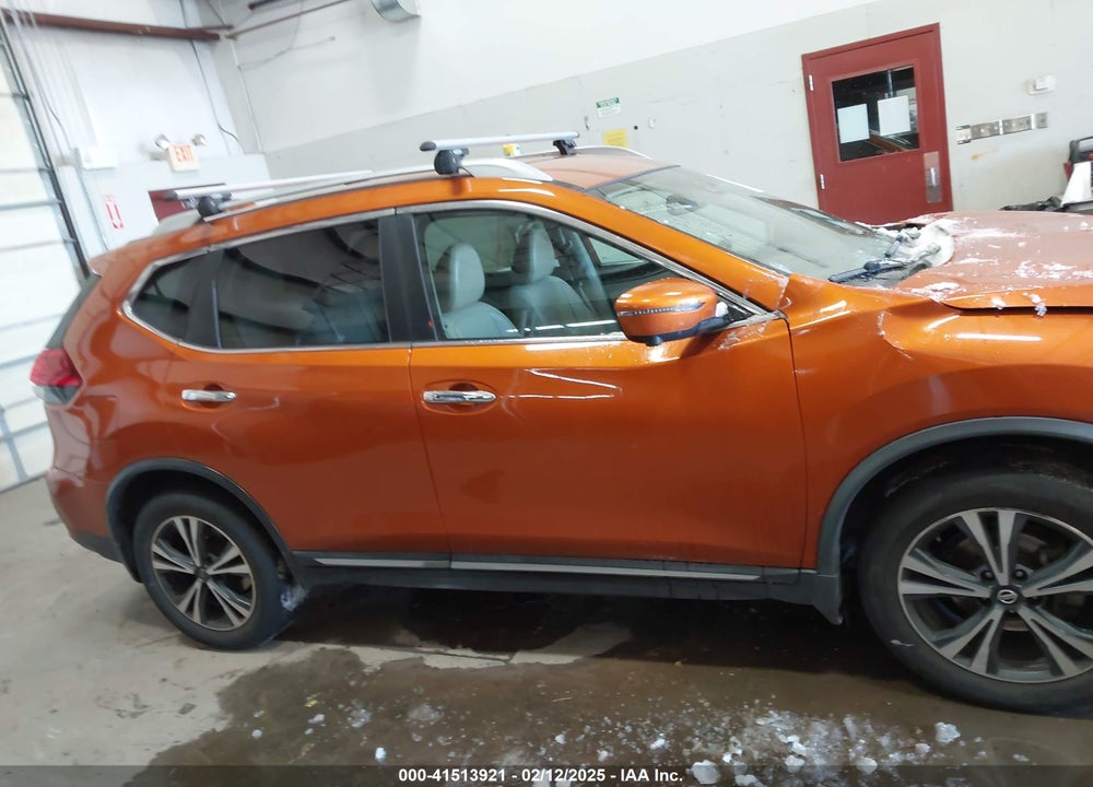 2017 NISSAN ROGUE SL VIN: 5N1AT2MV8HC769879