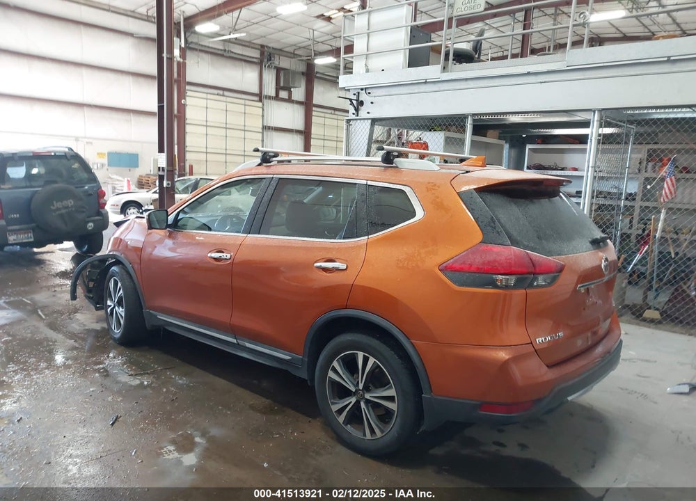 2017 NISSAN ROGUE SL VIN: 5N1AT2MV8HC769879