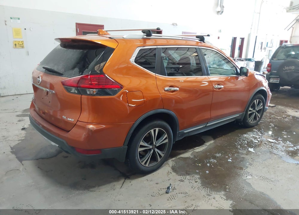 2017 NISSAN ROGUE SL VIN: 5N1AT2MV8HC769879