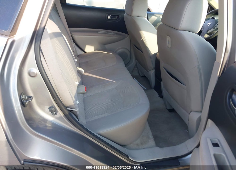2015 NISSAN ROGUE SELECT VIN: JN8AS5MT5FW669018