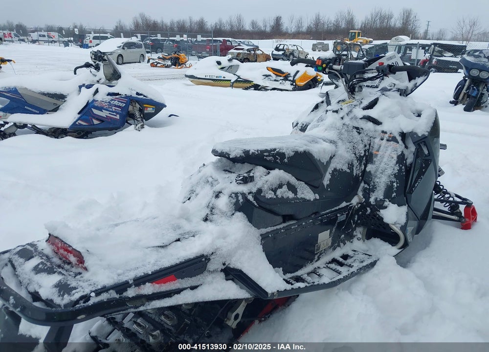 2019 POLARIS SNOWMOBILE VIN: SN1EKP8R0KC328514
