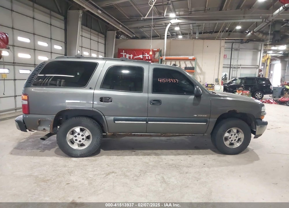 2001 CHEVROLET TAHOE LS VIN: 1GNEK13T11J227454