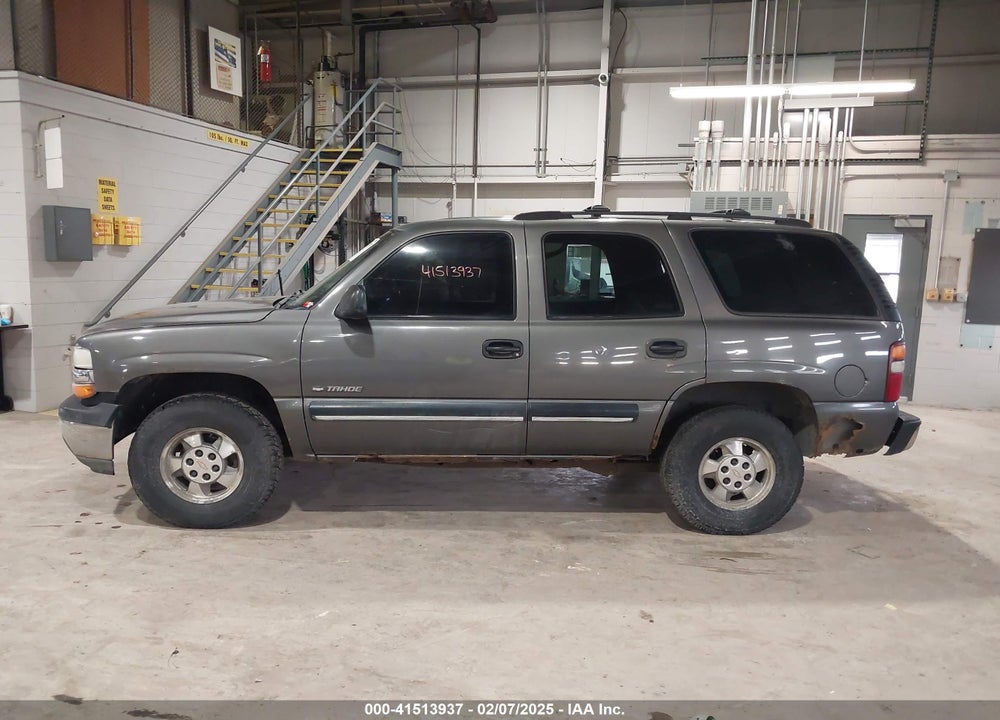 2001 CHEVROLET TAHOE LS VIN: 1GNEK13T11J227454