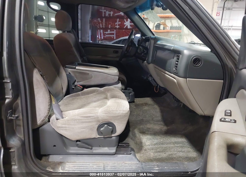 2001 CHEVROLET TAHOE LS VIN: 1GNEK13T11J227454