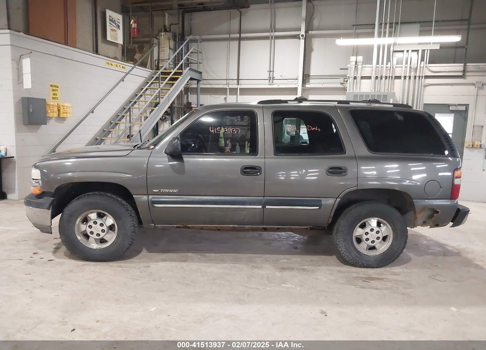 2001 CHEVROLET TAHOE LS VIN: 1GNEK13T11J227454