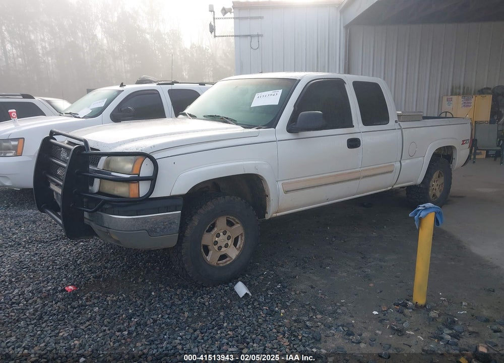 2003 CHEVROLET SILVERADO 1500 LS VIN: 2GCEK19T231411251