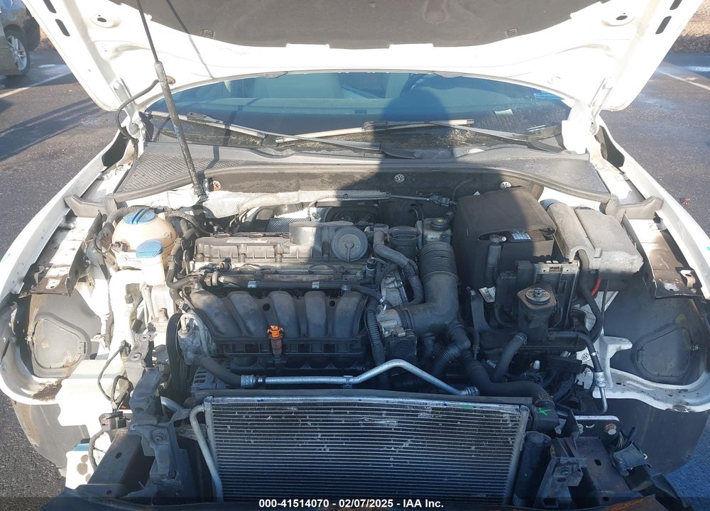 2013 VOLKSWAGEN PASSAT VIN: 1VWBP7A30DC112093