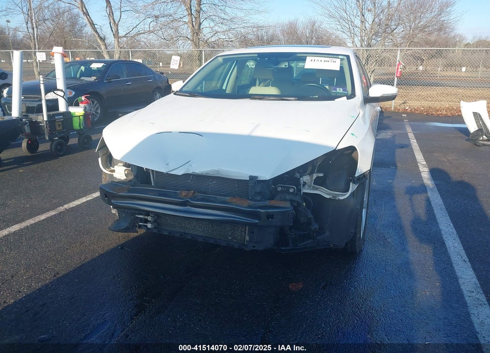 2013 VOLKSWAGEN PASSAT VIN: 1VWBP7A30DC112093