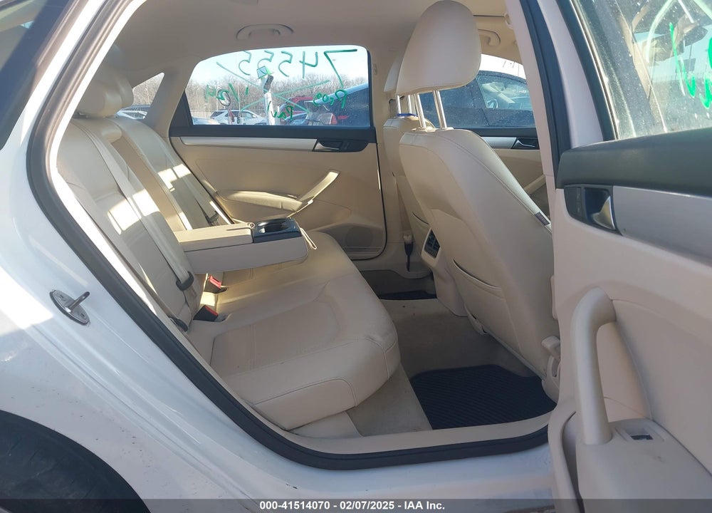 2013 VOLKSWAGEN PASSAT VIN: 1VWBP7A30DC112093