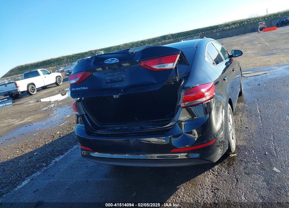 2017 HYUNDAI ELANTRA VIN: KMHD84LF0HU164379
