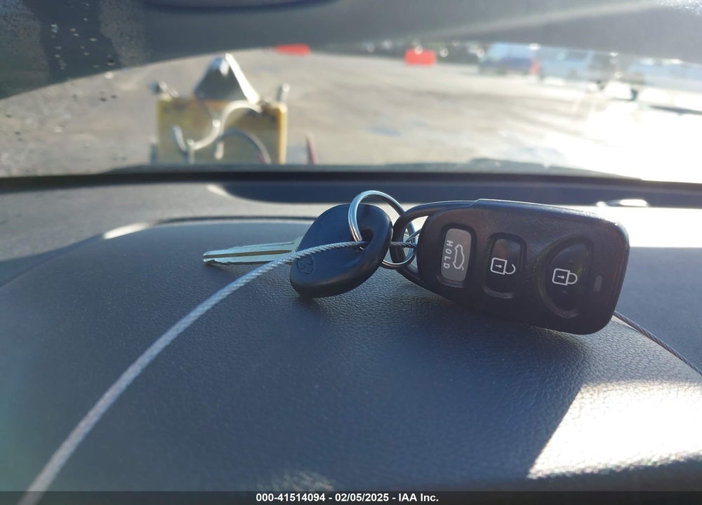 2017 HYUNDAI ELANTRA VIN: KMHD84LF0HU164379