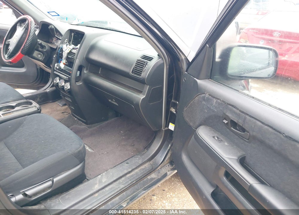 2005 HONDA CR-V LX VIN: JHLRD68525C003439